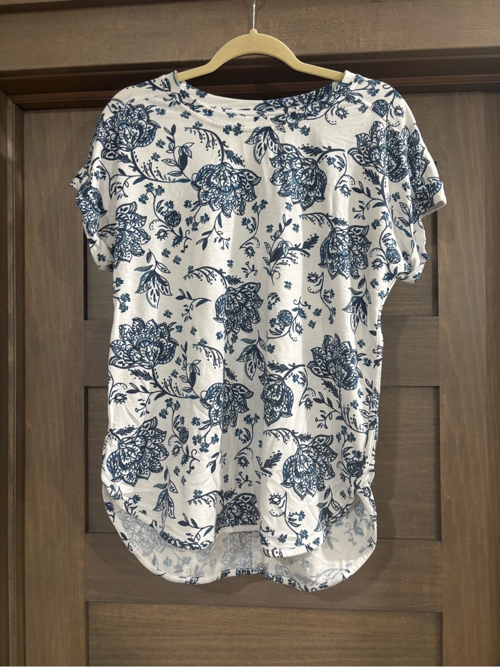 Cupio White Short Sleeve Tee with Blue Floral Print